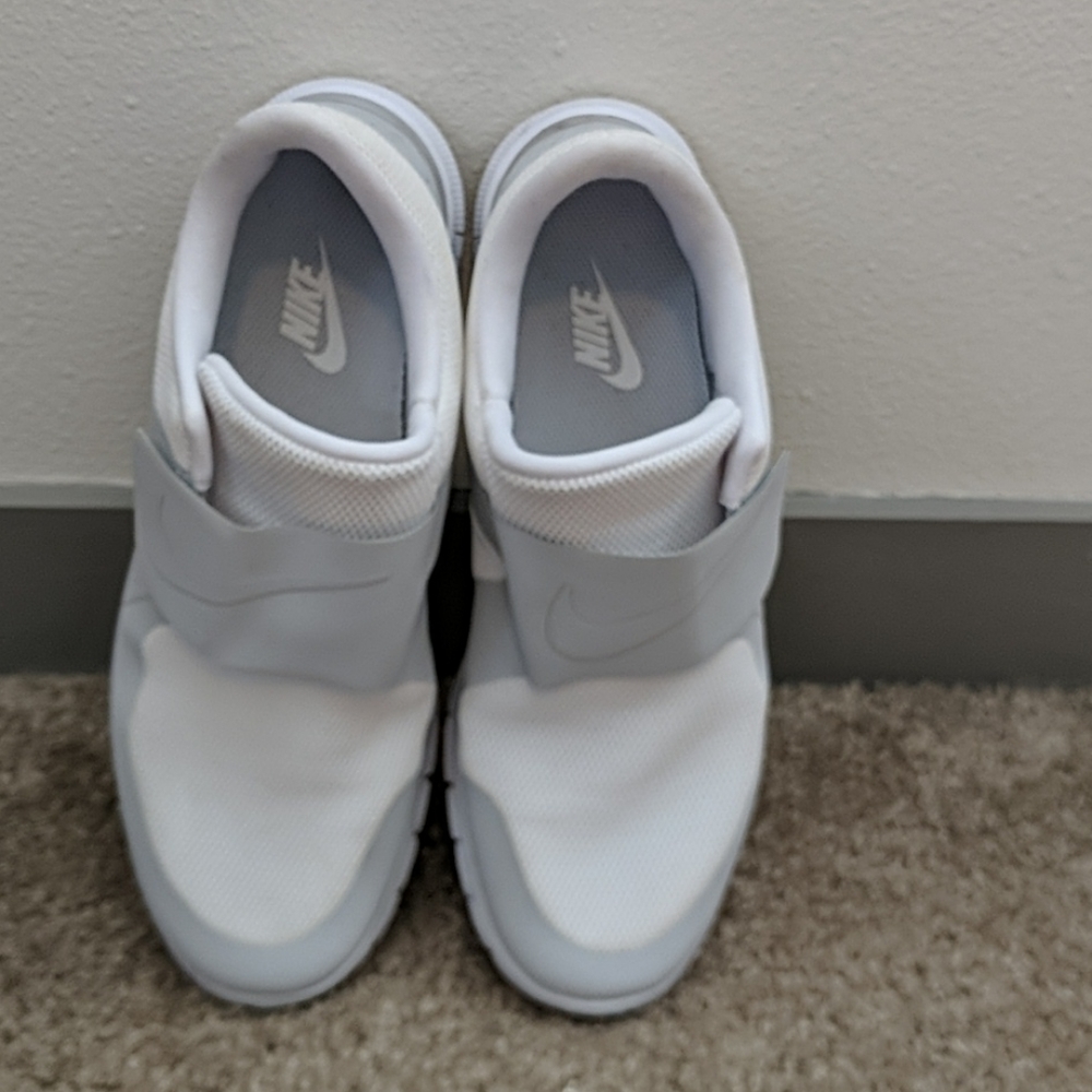 Nike white velcro shoes
